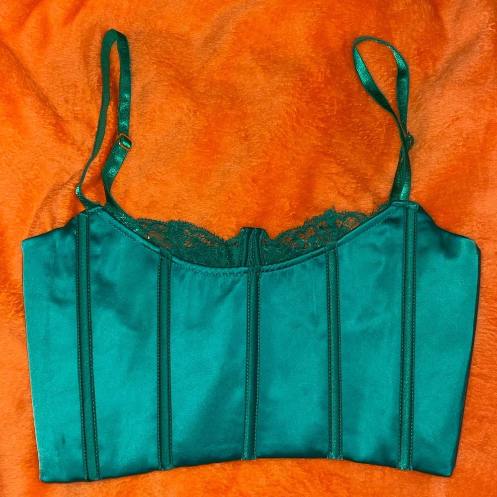 Meshki Lake Lace Cami Crop Top - Green
